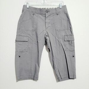 Woman's Capri Cargo Flat Front Pants Cotton Stretch Comfort Size 10 Gray